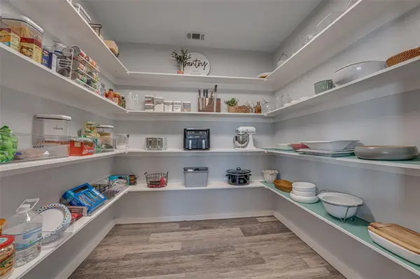 5523 Lakeshore Court, Log Cabin, TX 75148