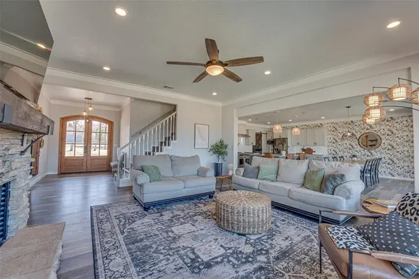 5523 Lakeshore Court, Log Cabin, TX 75148