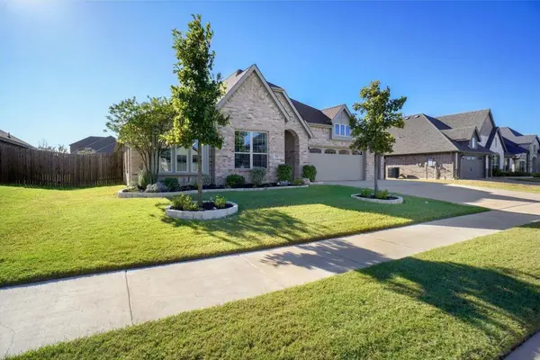 212 Lone Star Drive, Waxahachie, TX 75165