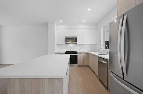 857 Belmont DR SW ##210, Calgary, AB T2X 4P2