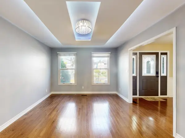 952 Peggoty CIR, Oshawa, ON L1K 2G5