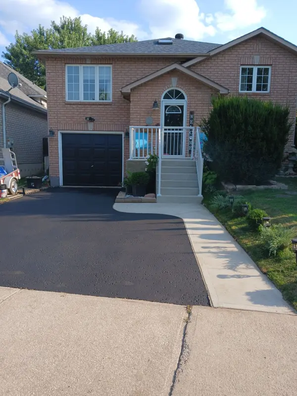 92 Snowy Owl CRES, Barrie, ON L4M 6P8