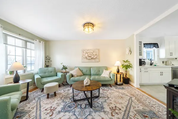 92 Snowy Owl CRES, Barrie, ON L4M 6P8