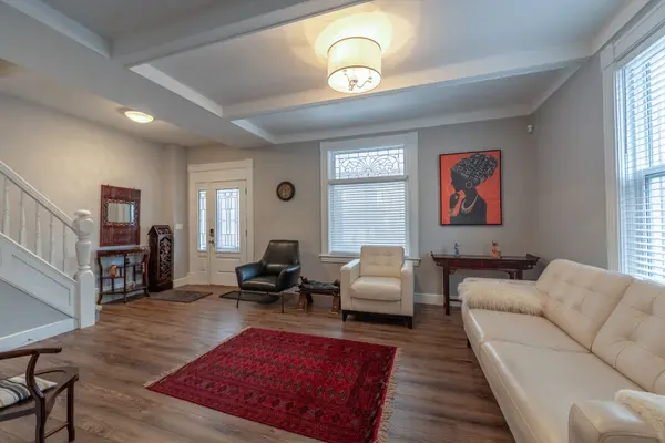 87 Elgin ST, St. Thomas, ON N5R 3M3