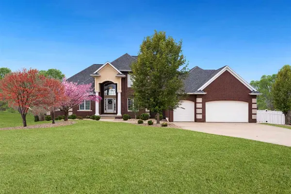 4601 Plumberry Rd, Ely, IA 52227