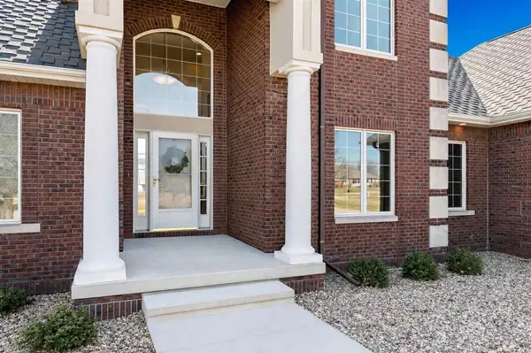 4601 Plumberry Rd, Ely, IA 52227