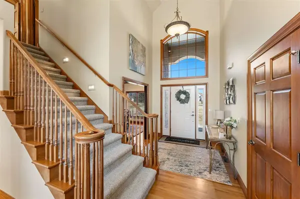 4601 Plumberry Rd, Ely, IA 52227