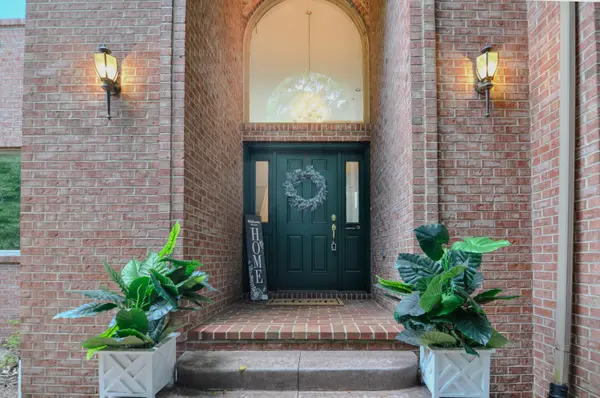 588 Green Road, Ann Arbor, MI 48105