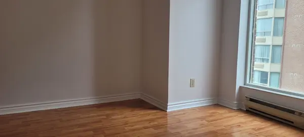 55 Centre AVE #2101, Toronto C01, ON M5G 2H5