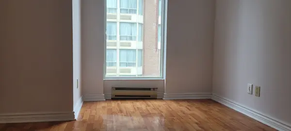 55 Centre AVE #2101, Toronto C01, ON M5G 2H5