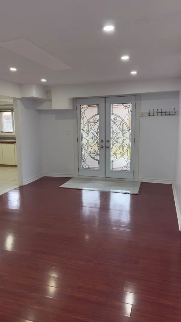 37 Rotherglen RD N #Bsmt, Ajax, ON L1T 1S8