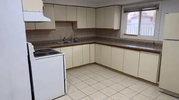 37 Rotherglen RD N #Bsmt, Ajax, ON L1T 1S8