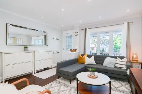 331 Scarborough RD, Toronto E02, ON M4E 3M9