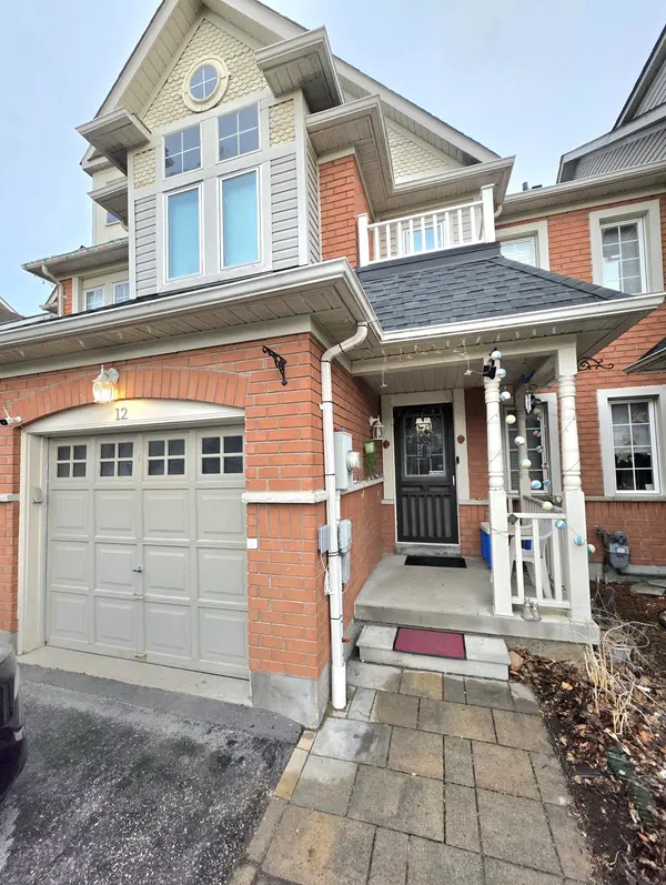 12 Whitewater ST, Whitby, ON L1R 2S9