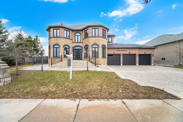 18 Forest Fountain DR,  Vaughan,  ON L4H 1S3