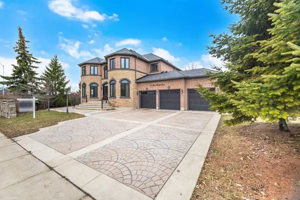 18 Forest Fountain DR, Vaughan, ON L4H 1S3