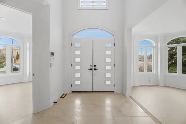 18 Forest Fountain DR, Vaughan, ON L4H 1S3