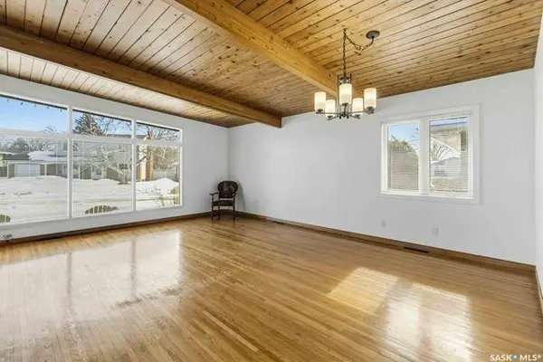 706 East DRIVE, Saskatoon, SK S7J 2X7