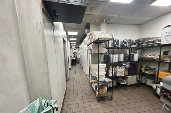 40 Centennial Pkwy N ## 2, Hamilton, ON L8E 1H6