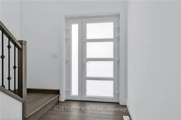 29 Poole CRES, Middlesex Centre, ON N0L 1R0