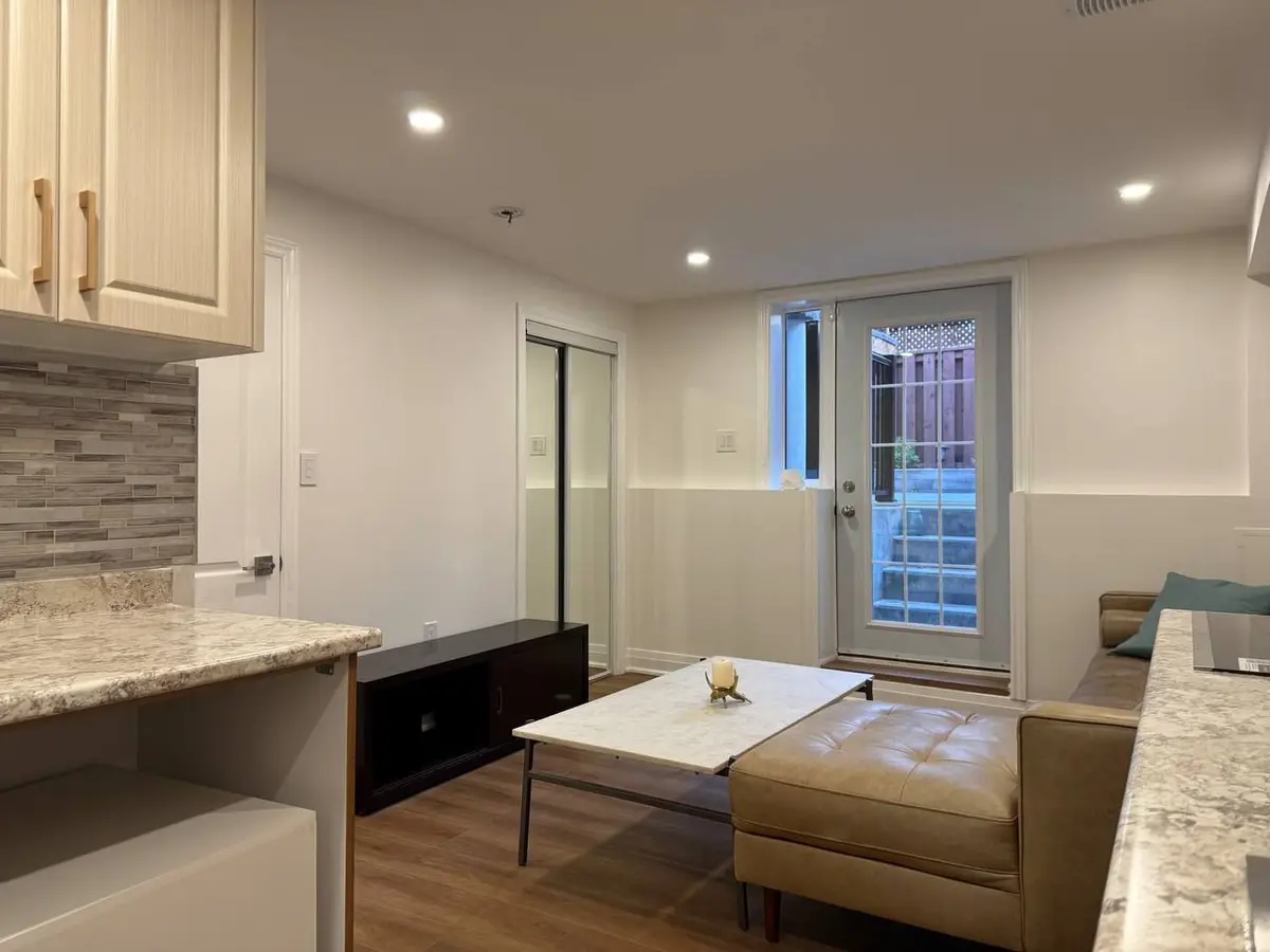 49 Chiara DR, Vaughan, ON L6A 3K3