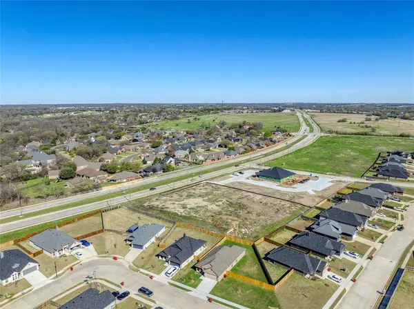 931 N Heritage Parkway, Sherman, TX 75092