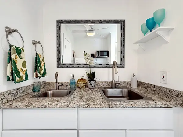 75-5776 KUAKINI HWY #327, Kailua Kona, HI 96740