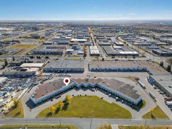 2219 35 AVE NE #13, Calgary, AB T2E 6W3