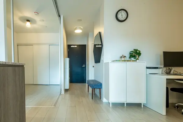 31 Tippett RD #657, Toronto C06, ON M3H 0C8