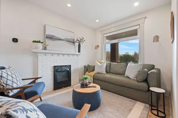 64 Chatham AVE, Toronto E01, ON M4J 1K6