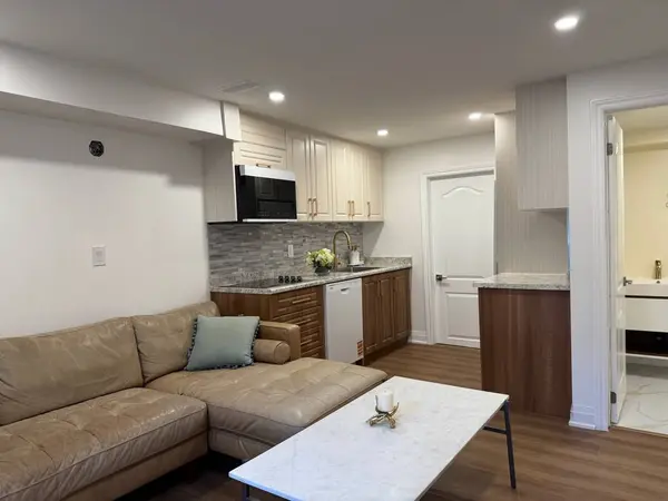 49 Chiara DR, Vaughan, ON L6A 3K3