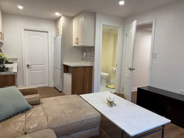 49 Chiara DR, Vaughan, ON L6A 3K3