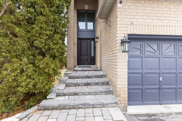 42 Linda Margaret CRES, Richmond Hill, ON L4S 2B6