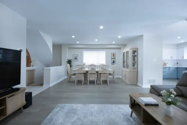 42 Linda Margaret CRES, Richmond Hill, ON L4S 2B6