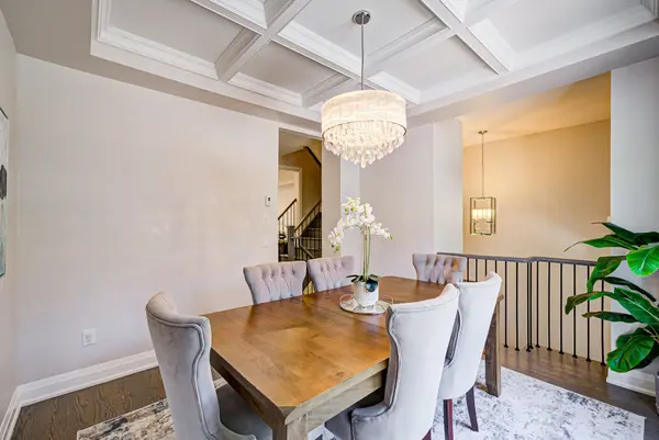 63 Duncombe LN, Richmond Hill, ON L4C 0Z9