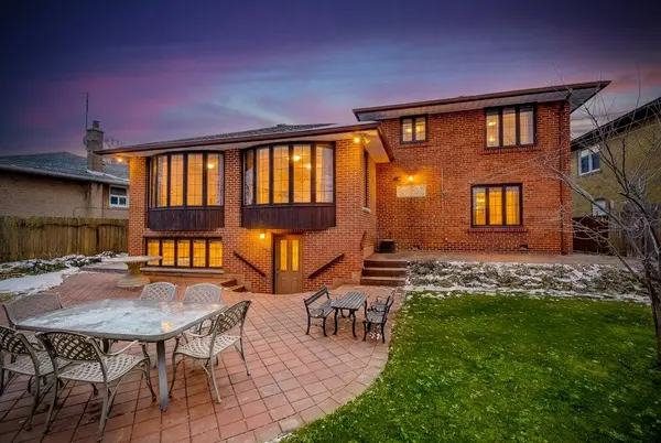 17 Duffield RD, Toronto W09, ON M9P 3C8