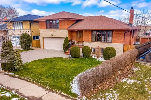 17 Duffield RD, Toronto W09, ON M9P 3C8