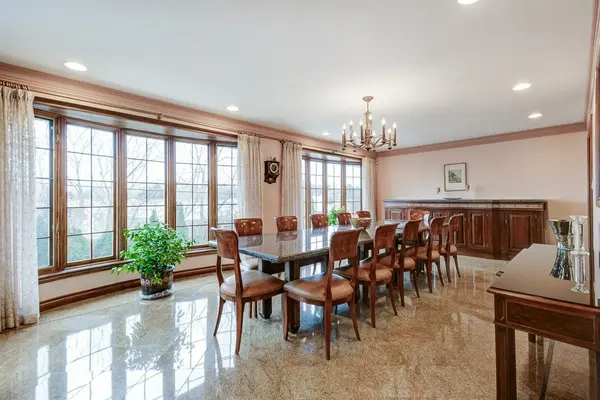 17 Duffield RD, Toronto W09, ON M9P 3C8