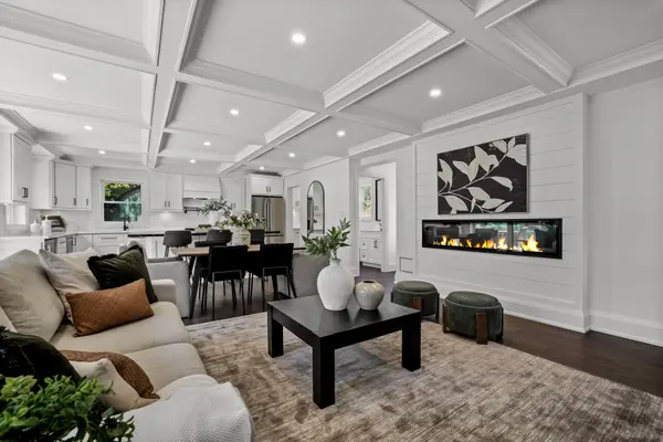 128 Buckingham AVE, Oshawa, ON L1G 2K5