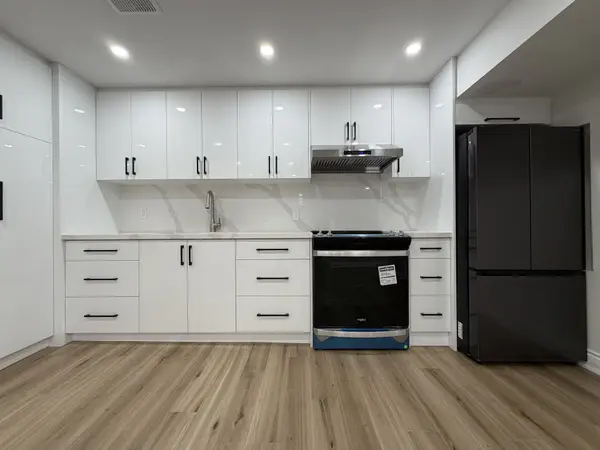 27 Belay BND, East Gwillimbury, ON L9N 0V8