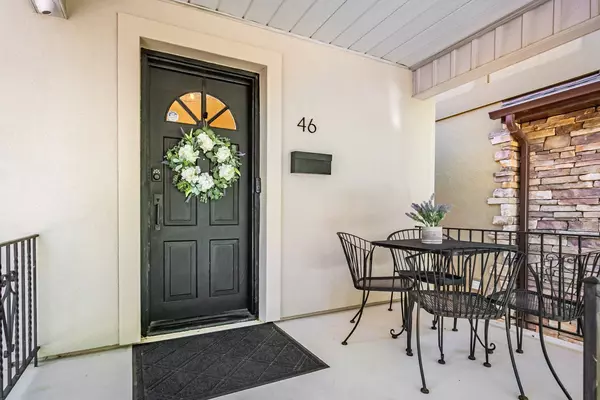 46 Clissold RD, Toronto W08, ON M8Z 4T5