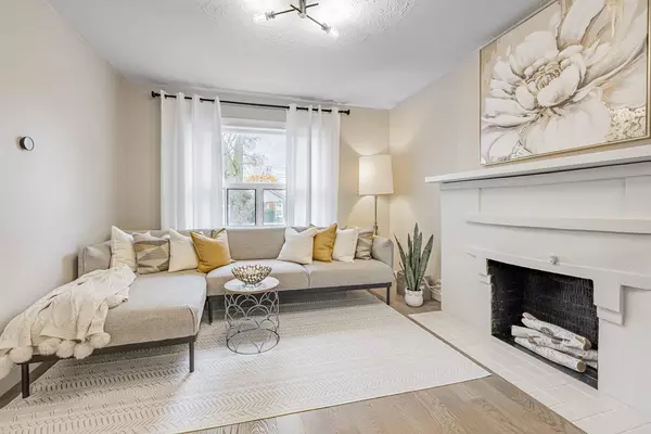 46 Clissold RD, Toronto W08, ON M8Z 4T5