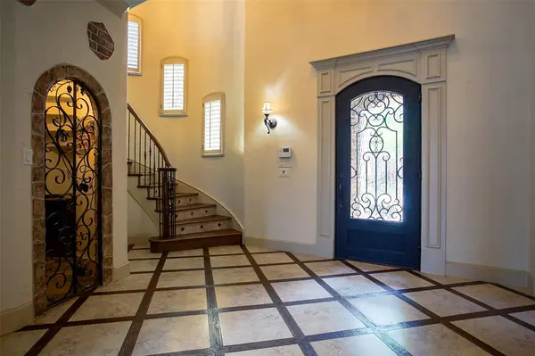 7905 Hallmark Drive, North Richland Hills, TX 76182