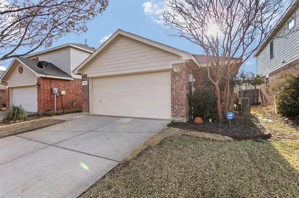 11705 Cottontail Drive, Fort Worth, TX 76244