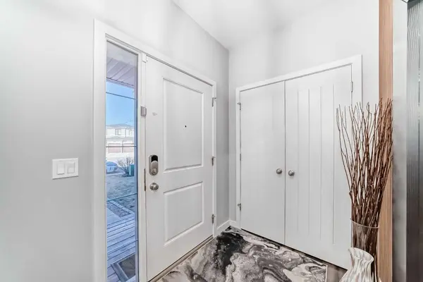 6 Canals CT SW, Airdrie, AB T4B0S6