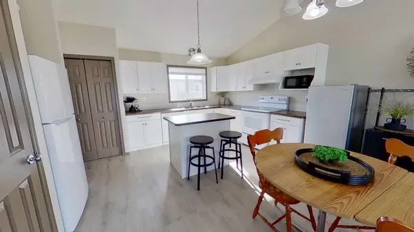 5302 47 ST #29, Camrose, AB T4V1K6