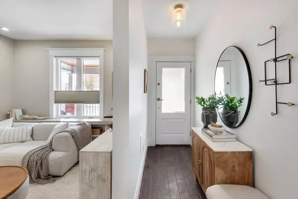 141 Drayton AVE, Toronto E02, ON M4C 3M1