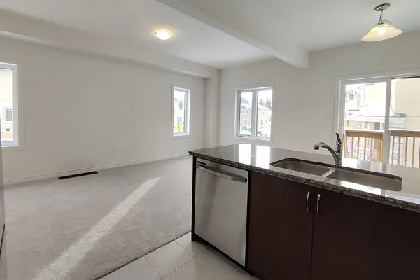 305 Garner RD W #67, Hamilton, ON L9G 3K9