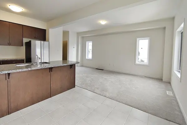 305 Garner RD W #67, Hamilton, ON L9G 3K9