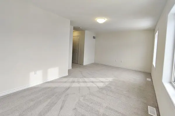 305 Garner RD W #67, Hamilton, ON L9G 3K9